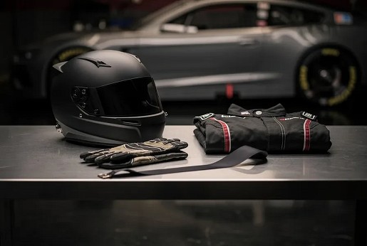 Halálos repülőbaleset és a hozzátartozók jogi helyzete: egy NASCAR-legenda tragédiája magyar szemmel